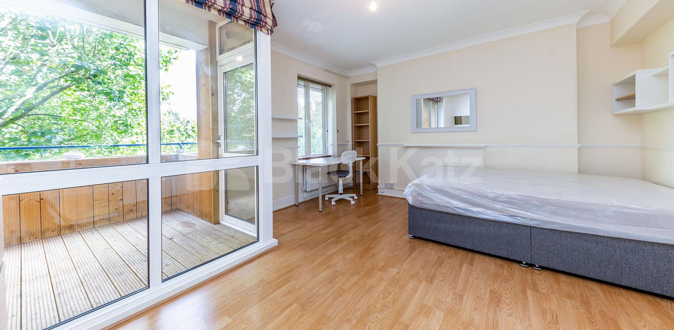 			AMAZING 4 /5 BED IN CAMDEN!, 5 Bedroom, 1 bath, 1 reception Flat			 Crowndale Road, CAMDEN / KINGS CROSS